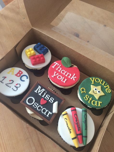 Teachers Appreciation Cupcakes, Last Day Of School Cupcakes, Teachers Day Cupcakes Ideas, Teacher Cupcakes Ideas, Teachers Day Cupcakes, Cupcakes For Teachers, Teachers Cupcakes, Teacher Appreciation Cupcakes, Teacher Birthday Cake