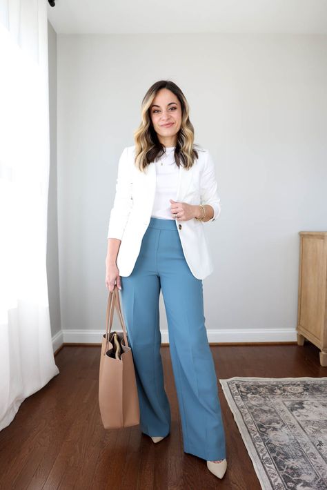 White T-Shirt: Six Ways - Pumps & Push Ups Tshirt Office Outfit, Principal Style, Spring Outfits Petite, Office Outfit Inspiration, Blue Pants Outfit, White Tshirt Outfit, Working Lady, Petite Style Outfits, Smart Outfits