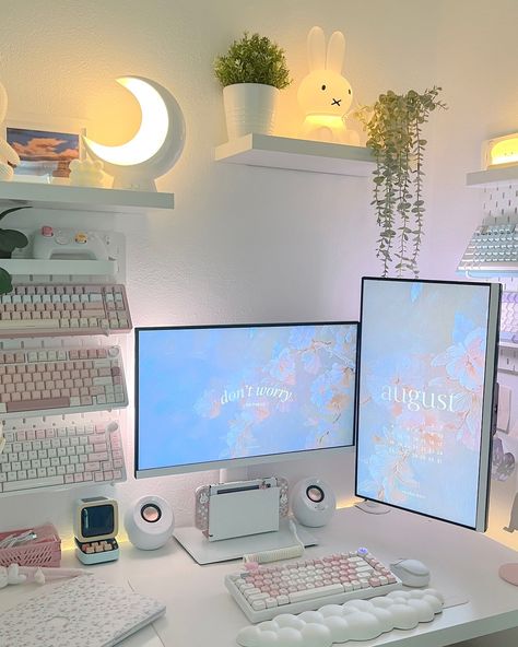 Gaming Things To Buy, Desk Top Ideas, Taking It Slow, Cozy Gamer, Aesthetic Soft Girl, Happy Saturday Friends, Cozy Gaming, Dopamine Decor, Pc Setups