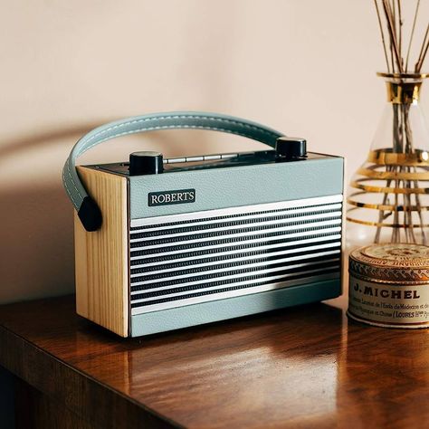 Roberts Rambler BT Retro/Digital Portable Bluetooth Radio with DAB/DAB+/FM RDS Wavebands - Blue : Amazon.co.uk: Electronics & Photo Roberts Radio, Retro Speakers, New Instagram Logo, Bt Speaker, Ps5 Games, Dab Radio, Digital Radio, Stereo Headphones, Bluetooth Speakers Portable