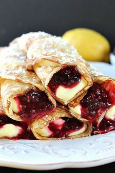 Cream Cheese Lemonade Blackberry Crepes Blackberry Crepes, Crepe Fillings, Crepes Recipe Breakfast, Dessert Business, Sweet Crepes Recipe, Easy Crepe Recipe, Crepe Recipe, Crepes And Waffles, Sweet Crepes