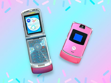 Vintage Y2K Pink Motorola Razor Mobile Flip CellPhone.works.as is. by Piddlinpixie on Etsy Razor Phone, Pink Razor, Gold Mobile, Motorola Phone, Pink Sparkles, Flip Phone, Flip Phones, Y2k Pink, Vintage Radio