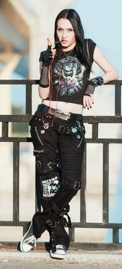 ___╋ I love Gothic ╋___ Metal Girl Outfit, Diva Destruction, Stile Punk Rock, Metalhead Fashion, Metal Outfit, Outfit Challenge, Goth Beauty, Rock Outfits