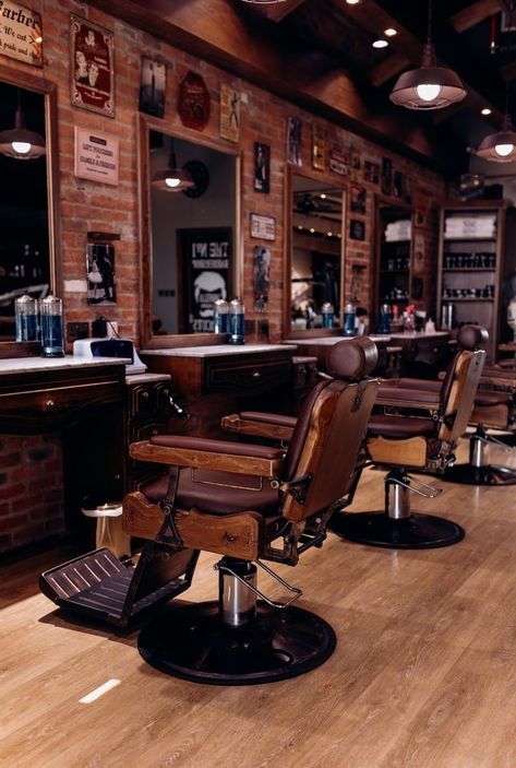 Japanese Barbershop, Vintage Barbershop Decor, Modern Barber Shop Ideas Interior Design, Barbershop Aesthetic, Luxury Barbershop, Old Fashion Barber Shop, Old School Barber Shop, Barbershop Decor, Modern Barber Shop