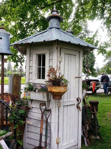 Need a proper storage for all your garden tools? Here's an easy, inexpensive and unique idea for you - a whimsical garden tool shed! While most tool sheds are typically just a nondescript roofed structure in the garden, this one is not only functional, it also adds a nice decorative touch to your backyard. This garden tool shed was designed by the owner-builder himself since he did not want a boring storage for his outdoor equipment. It was made with reclaimed fence timber which he got fr... Old Outhouse, Wood Shed Plans, Potting Benches, Greenhouse Shed, Garden Tool Shed, Storage Shed Plans, Tool Shed, Garden Wallpaper, Green Houses