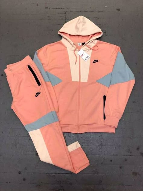 Track Suit Men Style, Nike Sweats Outfit, Nike Sweat Suits, Sweat Suits Outfits, Nike Tracksuits, Nike Sweatsuit, Mens Summer Pants, Nike Clothes Mens, Men Tracksuit