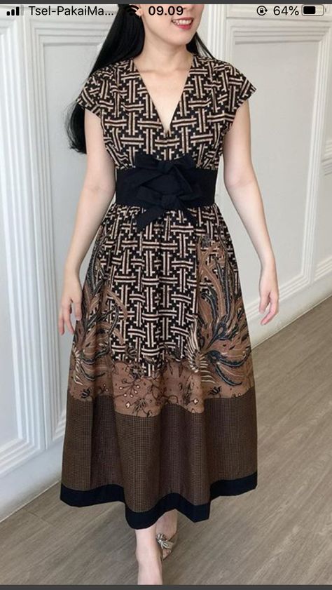 Dress Batik Modern Fashion Style, Batik Modern Fashion Style, Short Frocks For Women, Dres Batik, Dress Batik Modern, Model Dress Batik, Mode Batik, Batik Dress Modern, Batik Clothing