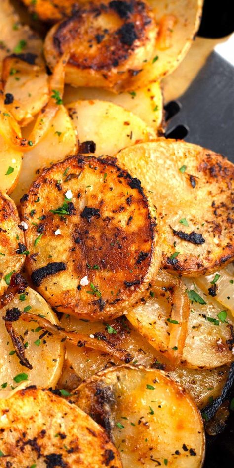 These Pan Fried Skillet Potatoes are your answer to a delicious and versatile side dish! Thinly sliced and cooked to perfection with optional onions and simple seasonings, they’re great as a side dish for breakfast, brunch, or dinner. Whether you’re serving them with scrambled eggs or a steak, they’re sure to be a hit! Breakfast Potatoes Sliced, Sliced Breakfast Potatoes, Crispy Breakfast Potatoes Skillet, Blackstone Potatoes And Onions, Breakfast Skillet Potatoes, Potato Skillet Dinner, Quick Easy Side Dishes, Breakfast Potatoes Skillet, Crispy Breakfast Potatoes