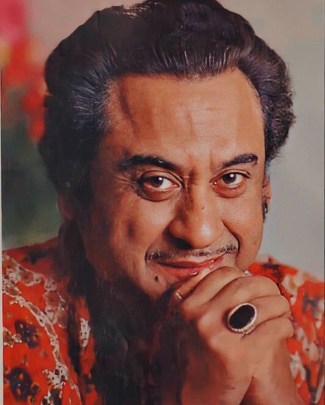 Kishor Kumar Images, Kishore Kumar Images, Kishor Kumar, Andaz Apna Apna, Glamour Clothing, Caricature Tutorial, Kishore Kumar, Bollywood Music, Beauty Paintings