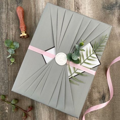 Professional Gift Ideas, Creative Corporate Gifts, Cute Gift Wrapping Ideas, Pretty Gift Wrapping Ideas, Christmas Gift Wrapping Ideas, Gift Wrapping Tutorial, Creative Wrapping, Holiday Gift Wrapping, Colorful Gift Wrapping