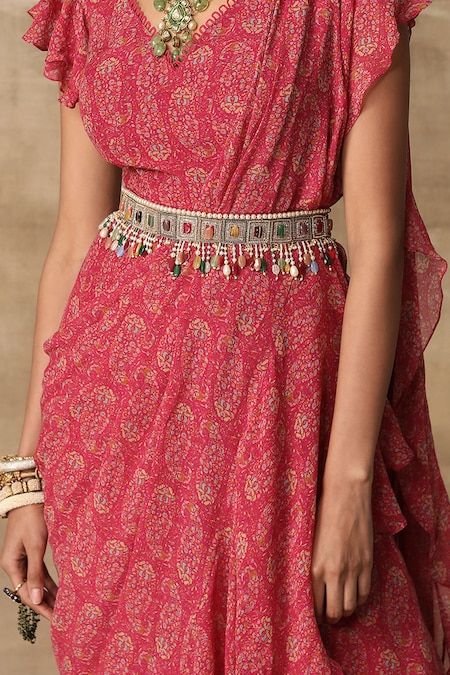 Embellished Waist Belt Traditional Belts For Women, Cultural Outfits, Belt Ideas, Hip Belts, 2023 Dress, Langa Voni, Wedding Kurta For Men, Ridhi Mehra, Dressing Tips