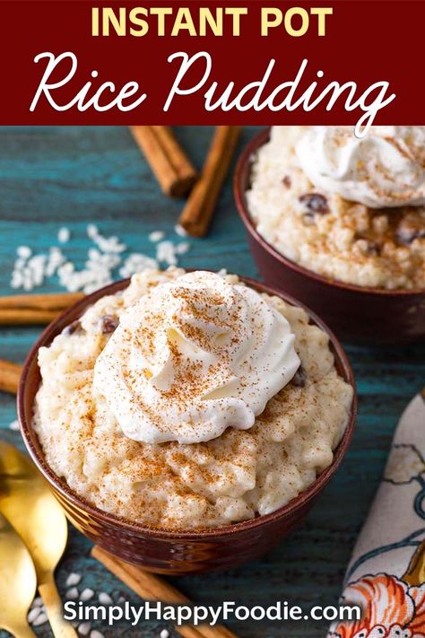 Instant Pot Rice Pudding is creamy, sweet, rich, and deliciously comforting. It has a warm vanilla flavor that is very satisfying. It is really easy to make this pressure cooker rice pudding recipe. A family favorite! Instant Pot recipes by simplyhappyfoodie.com #instantpotricepudding #pressurecookerricepudding Rice Recipe Instant Pot, Creamy Rice Pudding Recipe, Instant Pot Rice Pudding, Creamiest Rice Pudding Recipe, Nutella Snacks, Instant Pot Rice, Recipe Instant Pot, Rice Pudding Recipes, Creamy Rice Pudding