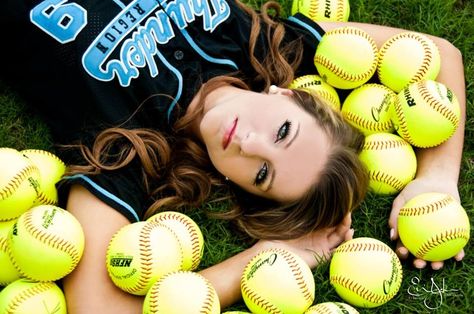 Softball senior pictures #photography Softball Pictures Poses, Softball Picture, Softball Pics, Softball Photography, Softball Photos, Softball Senior Pictures, Senior Softball, Sewing Photography, Tennis Pictures