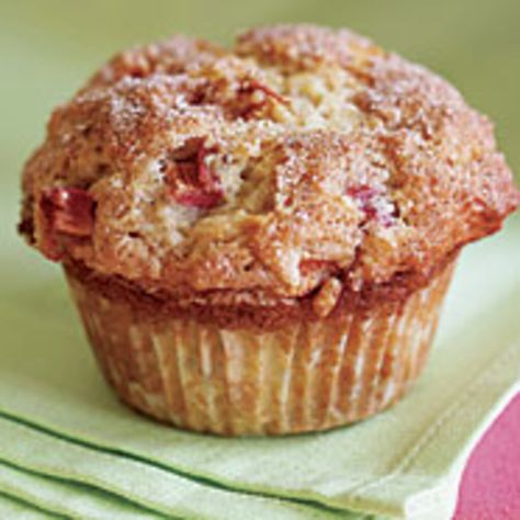 Sour Cream Muffins, Glutenfri Baking, Fresh Rhubarb, Rhubarb Muffins, Sommer Mad, Rhubarb Desserts, Chile Sauce, Summer Breakfast, Rhubarb Recipes