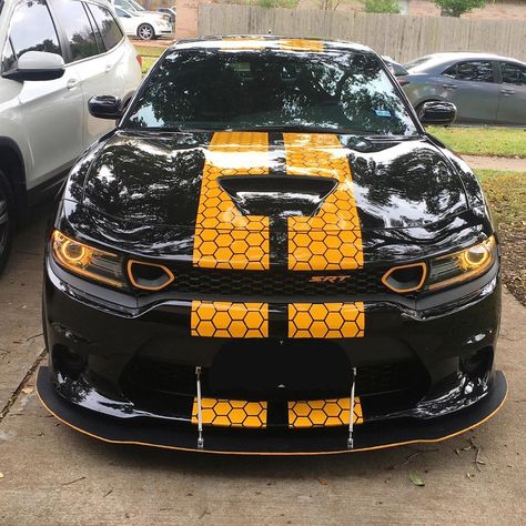 2,238 Likes, 14 Comments - Shine Graffix (@shinegraffix) on Instagram: “Honeycomb stripes charger🔥 follow @moonlights392 #wrap #charger #stripes #dodge #mopar #srt…” Hellcat Car, Dodge Charger Gt, Charger Srt8, Charger Hellcat, Dodge Charger Hellcat, Charger Srt Hellcat, Stanced Cars, Dodge Challenger Srt Hellcat, Charger Rt