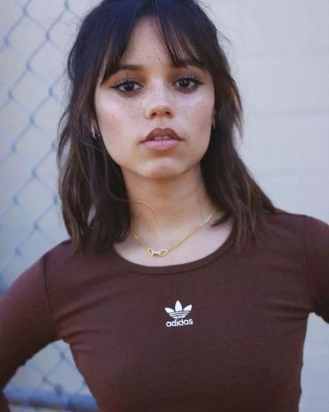 Adidas Girl, Future Wife, Jenna Ortega, Celebrities Female, New Hair, Hair Inspiration, Pretty People, Eyeliner, Short Hair Styles