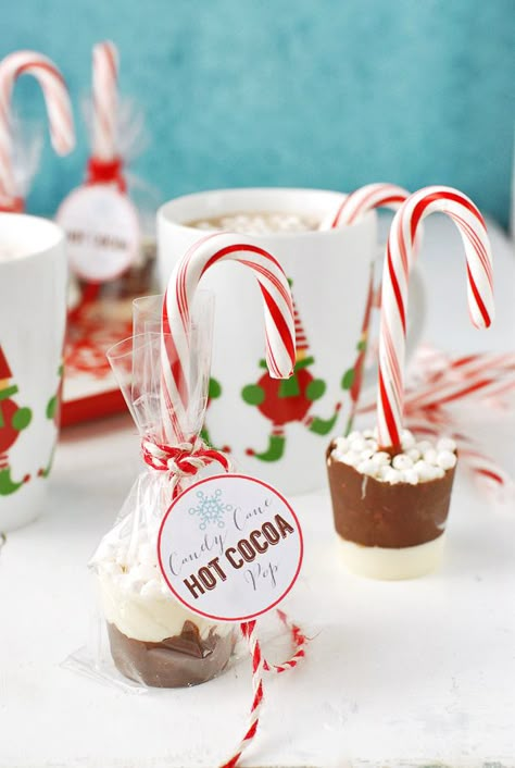 Joululahjat Diy, Candy Cane Recipe, Leftover Candy, Christmas Candies, Peppermint Hot Cocoa, Hot Chocolate Gifts, Chocolate Pops, Chocolate Spoons, Christmas Food Gifts