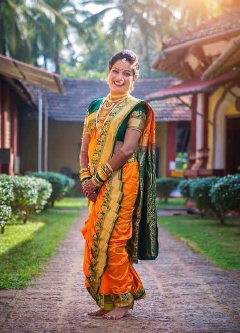 Kanjivaram Sarees Silk Blouse, Marathi Bride Poses, Navwari Saree, Marathi Wedding Saree, Trolley Design, Desi Design, Maharashtrian Bride, Maharashtrian Saree, Madisar Saree