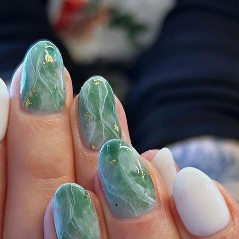 Jade Nails Short, Jade Stone Nails, Jade Nails Designs, Stone Nail Art, Jade Nails, Mood Stone, Jade Stone, Nail Artist, Beauty Make Up