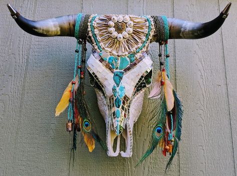 Decorate Cow Skull, Decorated Bull Skull, Cow Skull Decorating Ideas, Decorated Animal Skulls, Decorated Deer Skull, Cow Skull Painting Ideas, Decorated Cow Skulls, Beaded Cow Skulls, Cow Skull With Feathers