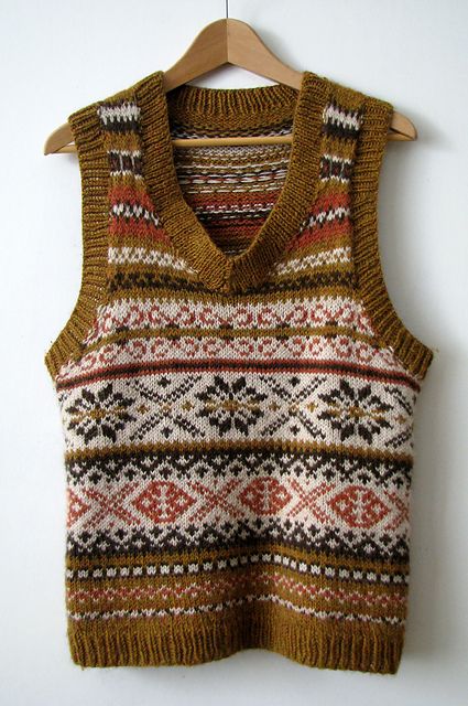 Ravelry: TouchMeNot's Fair Isle Vest. Fair Isle Vest, Style Anglais, Fair Isle Knitting Patterns, Knit Vest Pattern, Fair Isles, Knitted Wit, Fair Isle Pattern, Vest Pattern, Fair Isle Knitting