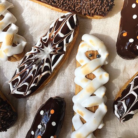 Halloween Eclairs [homemade] - Imgur Halloween Eclairs, Halloween Tree, Halloween Trees, Eclairs, Tasty Recipes, The Hub, Daily Meals, Amazing Food, Halloween Kids