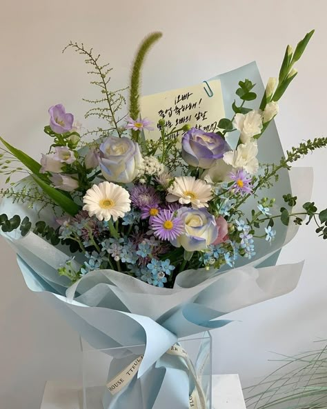 Congrats Bouquet, Ramos Aesthetic, Dreamy Bouquet, Graduation Flowers Bouquet, Ribbon Flowers Bouquet, Flower Boquet, Graduation Flowers, Luxury Flower Bouquets, Fresh Flower Bouquets