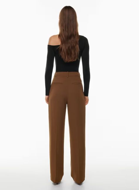 THE EFFORTLESS PANT™ | Aritzia Carrot Trousers, Effortless Pant, Crepe Trousers, Flattering Pants, Work Clothing, Work Suits, Checked Blazer, Tailored Blazer, Work Wear Women