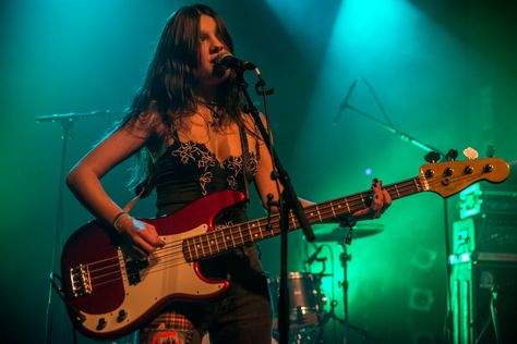 Hope Sandoval, Seattle Grunge, Pretty Sick, Cool Electric Guitars, Riot Grrrl, Deadly Sins, Electric Guitars, Extended Play, Aesthetic Vintage