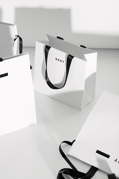 Luxury Paper Bag, Shopping Bag Design, Paper Bag Design, Boutique Logo Design, Luxury Packaging Design, Business Branding Inspiration, Packaging Ideas Business, Portfolio Design Layout, Luxury Branding Design