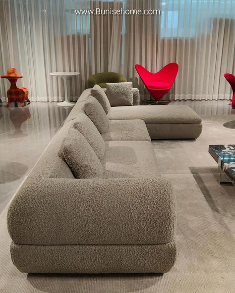 A unique blend of 1970s style and original design, elegance and formal innovation go hand in hand to deliver the ultimate in comfort. Contact us, visit our website and customize your own Supermoon sofa! ——bunisehome.com 📞0980019299 (Thailand Branch) 📞WhatsApp : +66980019299 📱Line： @bunisehome 📪Email：buniseofficial@gmail.com #sofa #furniture #homedecor #InteriorDesign #livingroom #furnituredesign #sofadesign #homefurniture #modernfurniture #furniturestyling #InteriorStyling #furni... Living Sofa, Luxury Sofa Design, Sofa Inspiration, Modern Sofa Designs, 1970s Style, Furniture Design Living Room, Sofa Styling, Luxury Sofa, Design Your Home