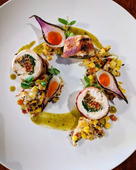 Jalapeno Bacon Wrapped, Chicken Roulade Recipe, Chicken Jus, Chicken Roulade, Carrots Roasted, Gastronomic Food, Jalapeno Bacon, Carrot Puree, Spinach And Mushroom