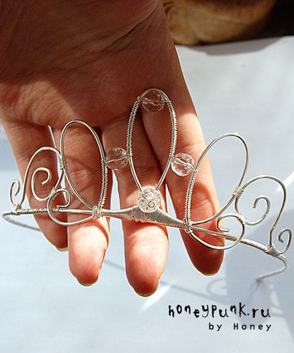 How To Make A Wire Crown, Pearl Wire Jewelry, Diy Wire Crown, Wire Tiara, Tiara Diy, Bead Crown, Diy Tiara, Wire Crown, Art Fil