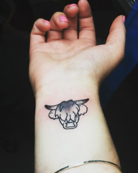 Simple Highland Cow Tattoo, Small Highland Cow Tattoo, Highlander Cow Tattoo, Highland Cow Outline Tattoo, Scottish Cow Tattoo, Highland Cattle Tattoo, Small Cow Tattoo Ideas, Hyland Cow Tattoo, Scottish Highland Cow Tattoo