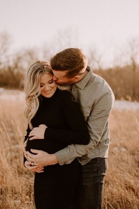 Jewel Tone Maternity Photos, Maternity Photo With Husband, Maternity Picture Outfits Winter, Makeup Ideas For Maternity Pictures, Winter Maternity Pictures With Husband, Maternity Winter Photos, Outdoor Winter Maternity Photos, Maternity Pic Ideas, Winter Outdoor Maternity Pictures