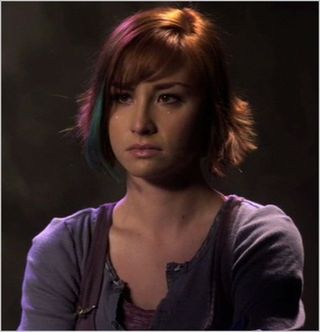 Claudia 3 Alison Scagliotti, Claudia Hodgins Icon, Claudia Winkleman Style The Traitors, Claudia Donovan, Claudia Iwtv Season 2, Claudia Interview With The Vampire, Allison Scagliotti, Claudia Iwtv 1994, Warehouse 13