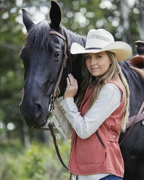 Watch Heartland, Heartland Actors, Heartland Cbc, Heartland Quotes, Heartland Amy, Amy And Ty Heartland, Ty Heartland, Heartland Ranch, Cowgirl Pictures