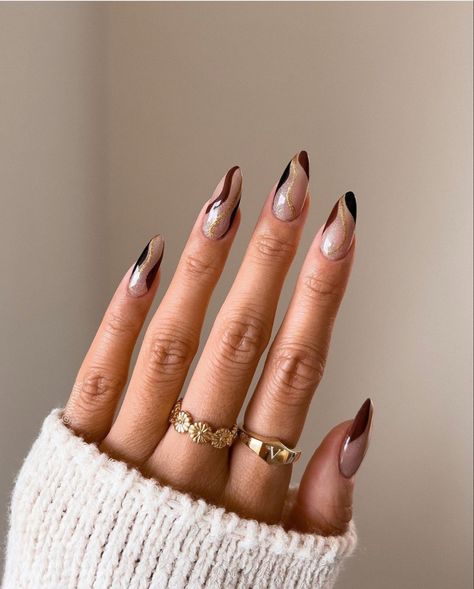 Swirl brown and black  almond nails Almond Nail Designs Fall, Fall Nails Simple Almond, Nails Simple Almond, Cute November Nails, Thanksgiving Nail Ideas, November Nail Designs, Almond Nail Designs, Nail Designs Fall, Brown Nails Design