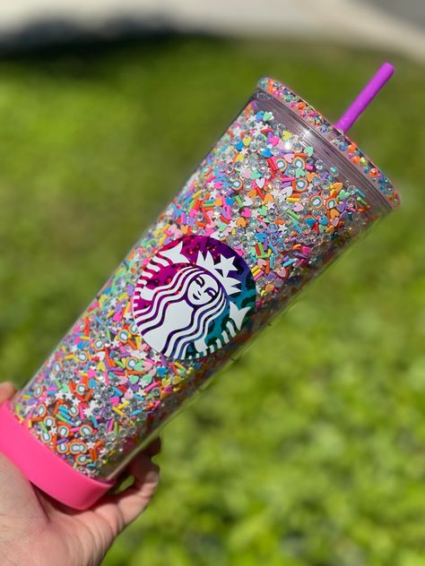 Rainbow Unicorn Tumbler, Fancy Cups, Starbucks Cup Design, Starbucks Cup Art, Fancy Cup, Bling Tumbler, 90's Vibes, Tumbler Starbucks, Custom Starbucks Cup