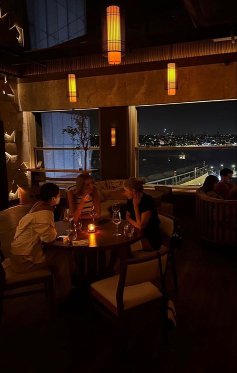 Restaurant With Friends Aesthetic, Restaurant With Friends, With Friends Aesthetic, Hot Pilates, Out Of Comfort Zone, Restaurant Aesthetic, Dim Light, Fits Aesthetic, Night Landscape