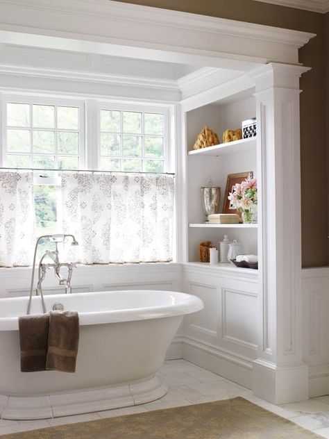 Makeover Kamar Mandi, Beautiful Master Bathrooms, Bad Inspiration, Master Bath Remodel, White Bath, New England Homes, Bathroom Windows, Bathroom Redo, Pool Design