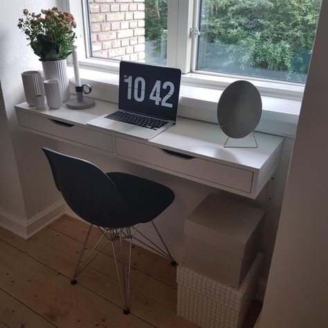 Ikea Floating Desk, Floating Desk Diy, Diy Floating Desk, Ikea Alex Desk, Ikea Ekby, Desk Ikea, Ikea Home Office, Diy Space Saving, Office Idea