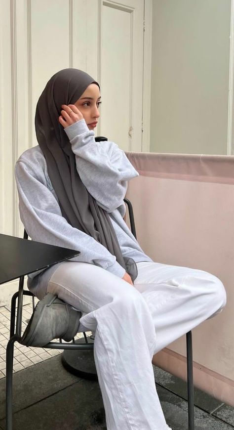 Hijabi Aesthetic, Hijabi Outfits Casual, Hijab Outfits, Hijab Fashion Inspiration, Hijabi Outfits, Hijabi Girl, Hijabi Fashion, Hijab Outfit, Hijab Style