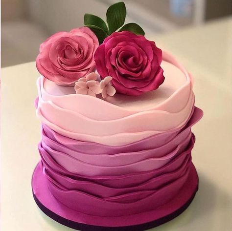 Cake Story, Beautiful Cake Designs, Elegant Birthday Cakes, 1st Birthday Cakes, Creative Birthday Cakes, Simple Birthday Cake, Cake Decorating Designs, Beautiful Cake, Pretty Birthday Cakes