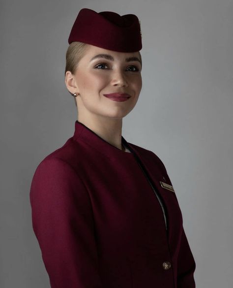 Cabin Crew Photoshoot, Cabin Crew Hairstyles Short Hair, Flight Attendant Pictures, Qatar Airways Cabin Crew, Emirates Airlines, Female Office, Airline Cabin Crew, Airline Company, Airline Uniforms