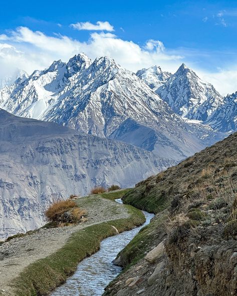 📍Engels Peak, Tajikistan 🇹🇯 57/197 A popular hiking track along the Pamir highway. A return trip of around 16km, starting at 2800m and reaching up to 4000m in altitude. A somewhat physically challenging hike as this was my first time reaching high altitudes. Most of the mountains you can see are actually in Afghanistan, just across the border. Try and spot Thom for a scale comparison of the surrounds! .. #backpackbailey #seekdiscomfort #kathmandugear #everypassportstamp #weareexplorers #s... Afghanistan Mountains, Pamir Highway, Afghan Beauty, Pamir Mountains, My Goal In Life, High Altitude, The Mountain, First Time, Hiking