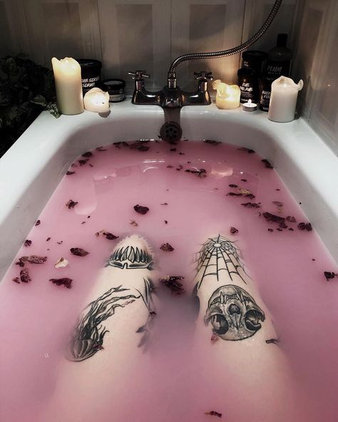 Ava Core Aesthetic, Witchy Bathroom, Bath Aesthetic, Bath Photography, Goth Wedding, Goth Home, Goth Home Decor, Dark Grunge, Goth Decor