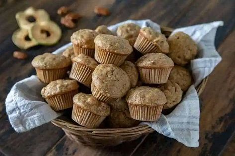 Banana Mini Muffins, Mini Banana Muffins, Pecan Muffins, Muffin Papers, Banana Muffin, Extra Protein, Breakfast And Brunch, The Best Breakfast, Mini Muffin Pan