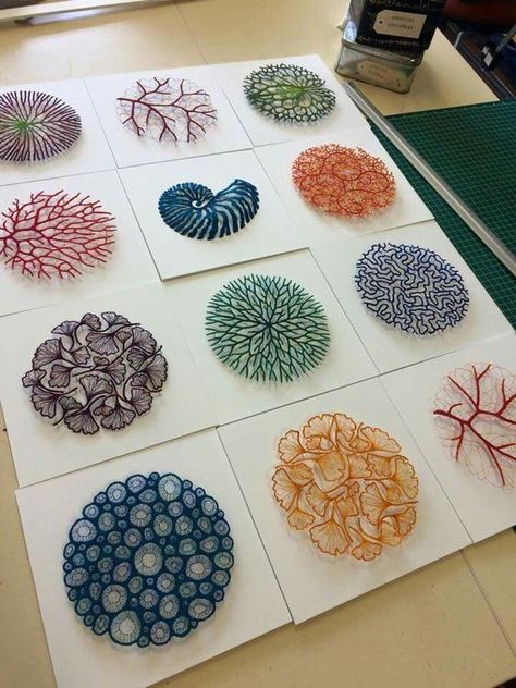 Meredith Woolnough Meredith Woolnough, زجاج ملون, A Level Textiles, Textiles Artwork, Textil Design, Flowers Painted, Bio Art, Paper Work, Painted Stones