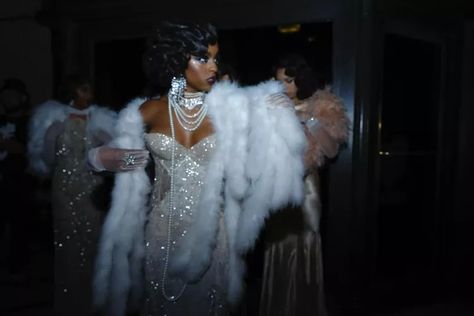 Lauryn Hill's Daughter Sara Goes Full Gatsby at Her Sweet 16 Party: Photos Harlem Nights Aesthetic, Gatsby Vibes, Great Gatsby Black Women, Gatsby Kardashian Party, Great Gatsby Photoshoot Black Woman, The Roaring 20s Aesthetic Party, Kardashian Flapper Party, The Great Gatsby Fashion, The Great Gatsby Prom Dresses